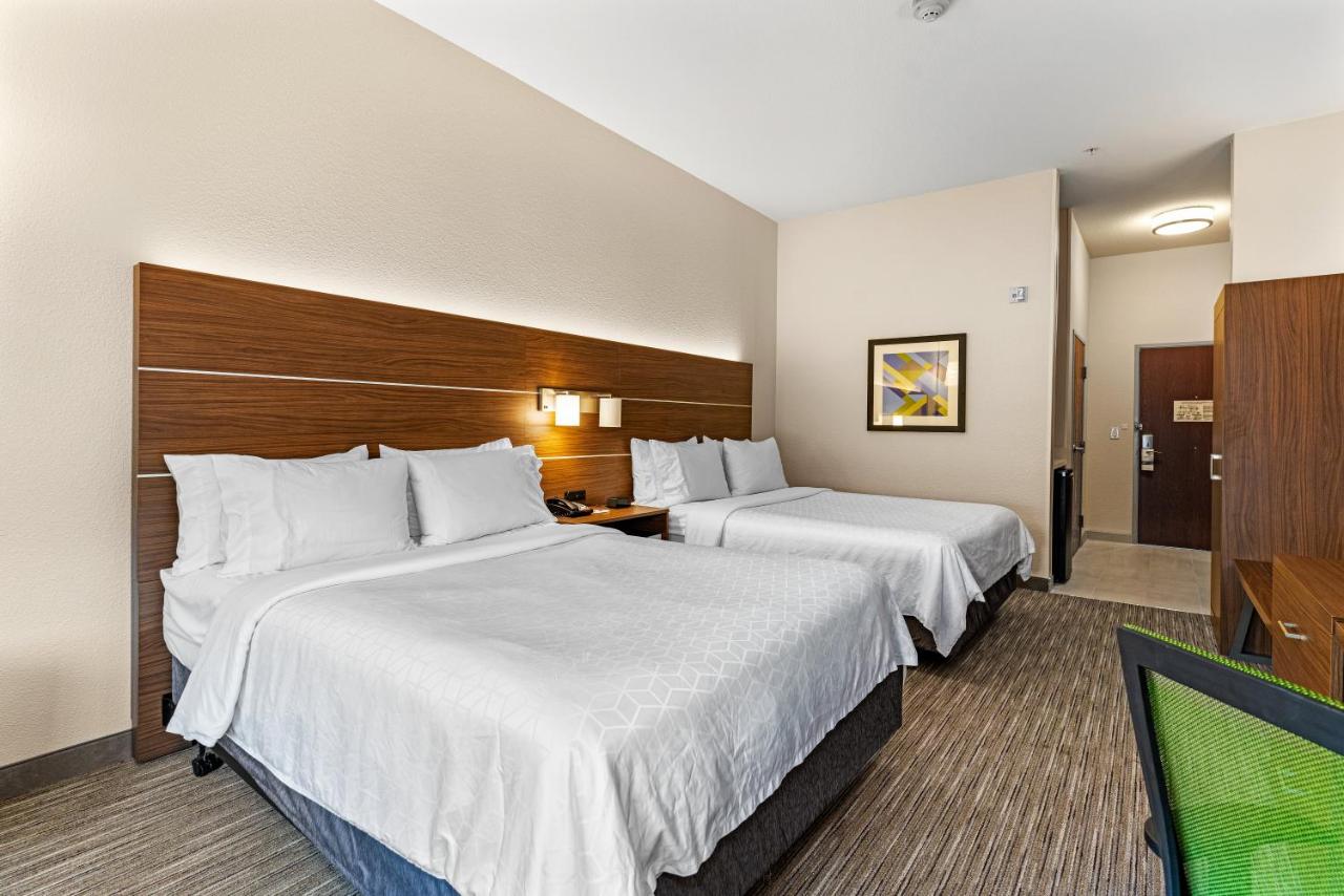 Queen Room with Two Queen Beds at Holiday Inn Express Suites Van Buren-Ft Smith Area by IHG