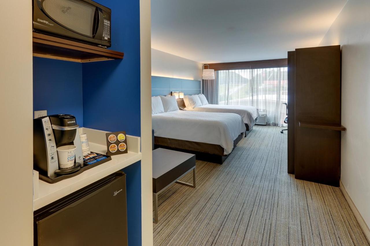 Queen Suite with Two Queen Beds - Non-Smoking at Holiday Inn Express & Suites Corbin by IHG