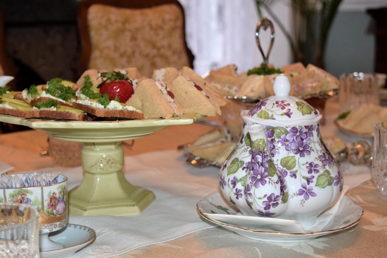 | Gifford-Risley House Bed and Breakfast