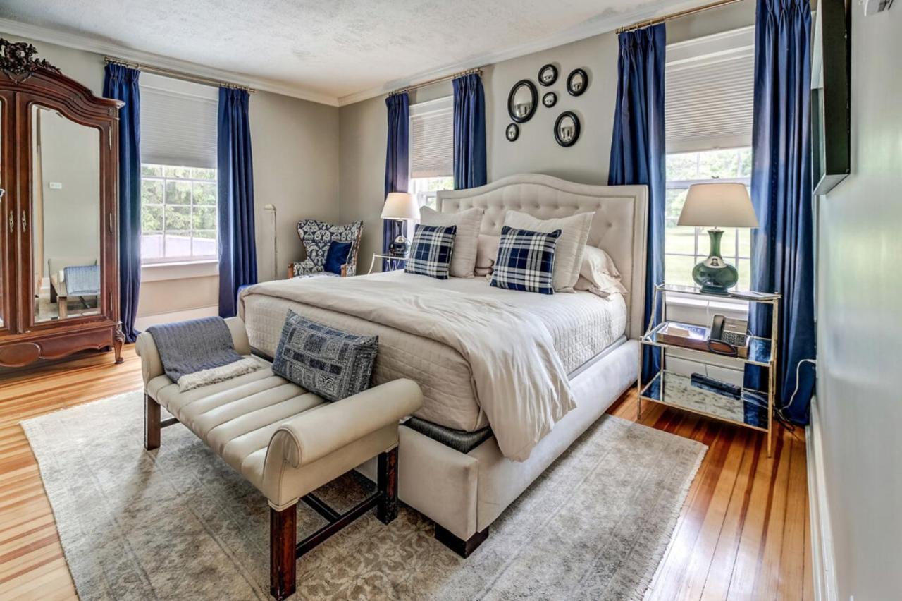 | Stagecoach Inn