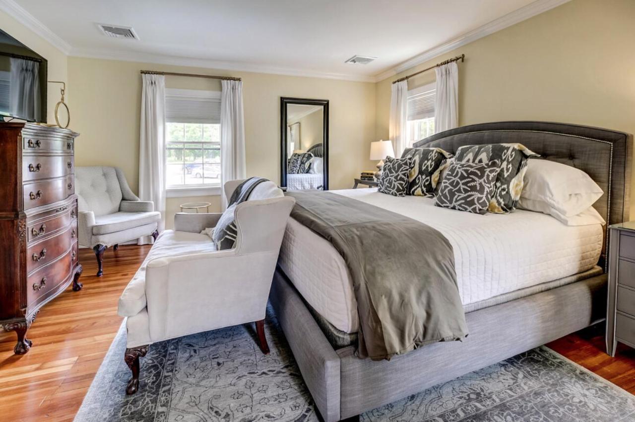 | Stagecoach Inn