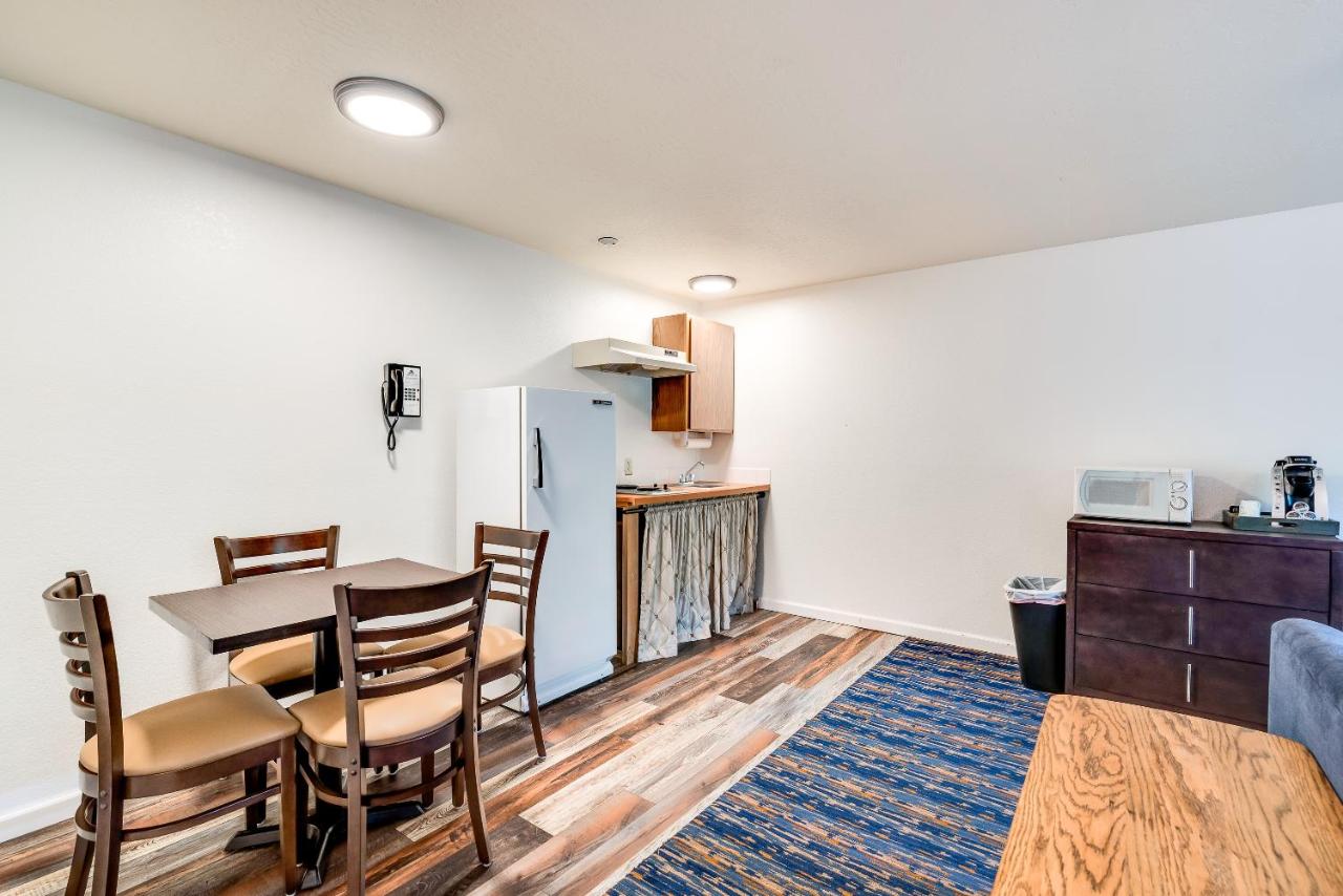  | Alpine Rivers Inn
