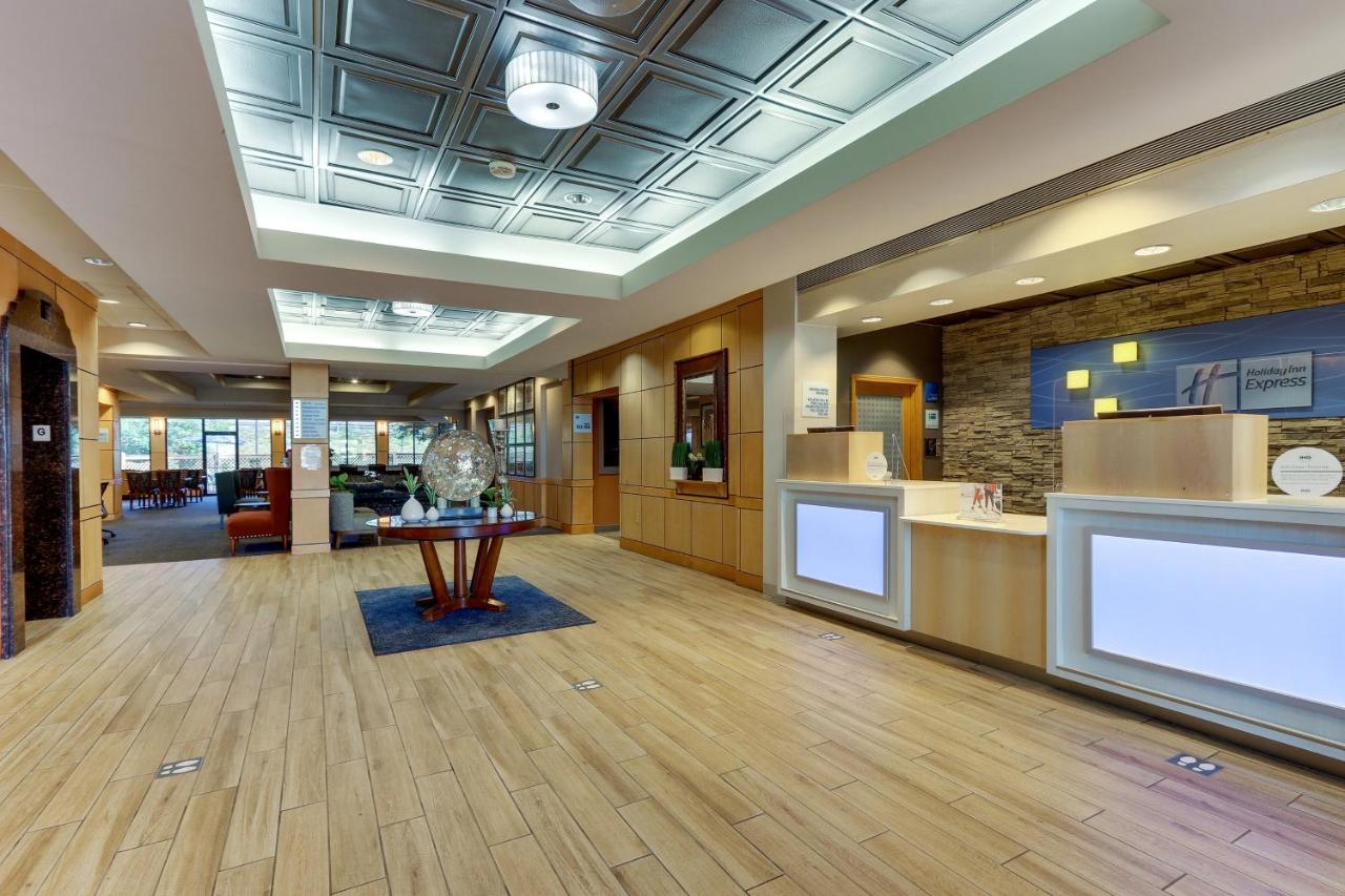 | Holiday Inn Express Aberdeen-Chesapeake House, an IHG Hotel