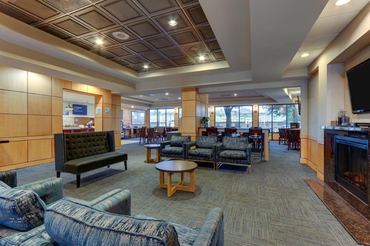 | Holiday Inn Express Aberdeen-Chesapeake House, an IHG Hotel