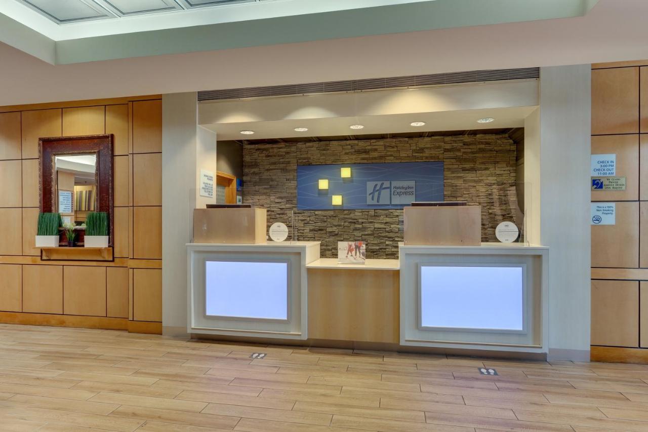 | Holiday Inn Express Aberdeen-Chesapeake House, an IHG Hotel