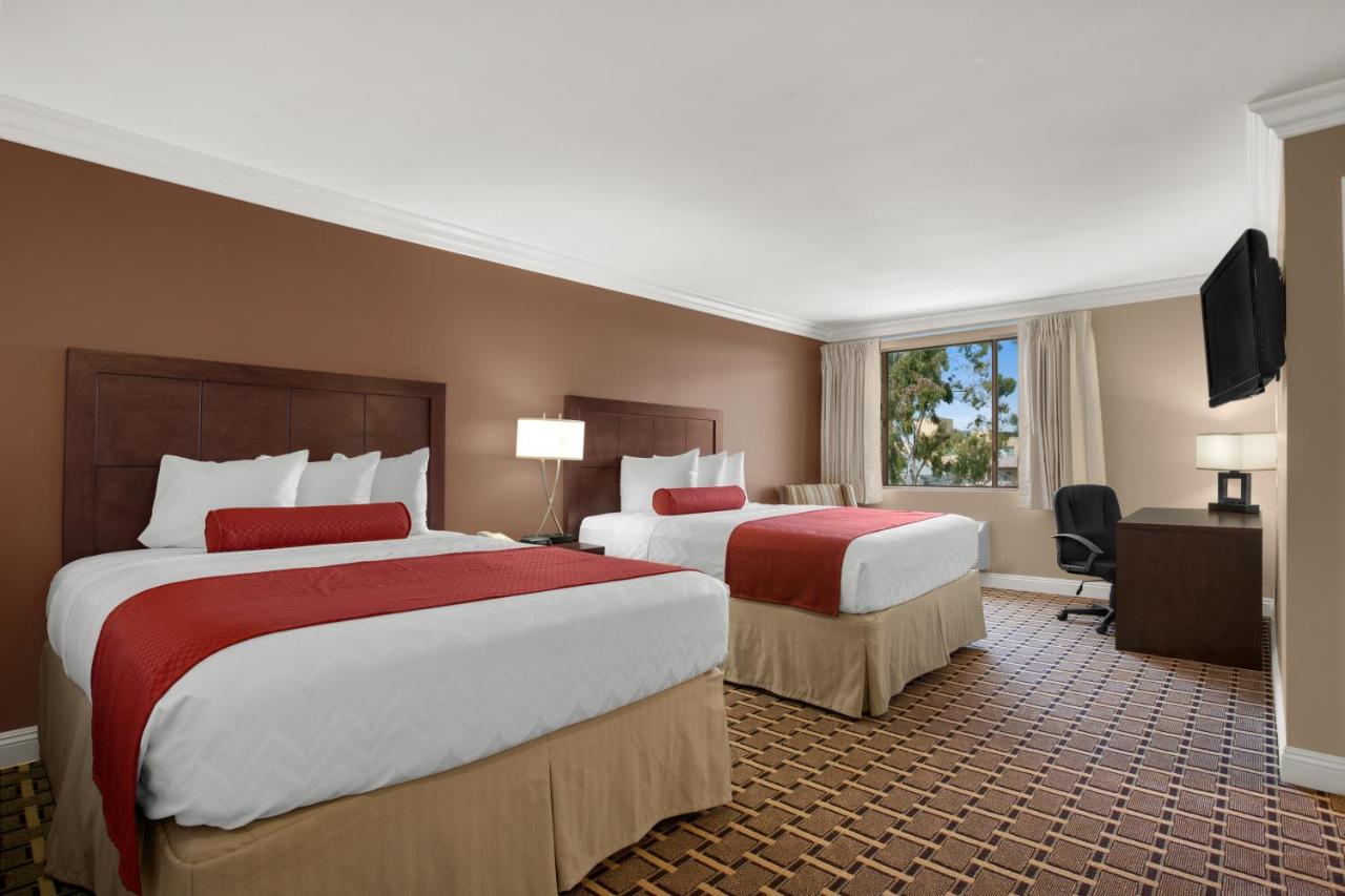 Queen Room with Two Queen Beds - Non-Smoking at Best Western Plus LA Mid Town Hotel