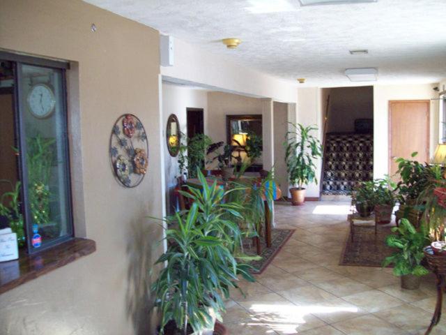 | Lyons Inn