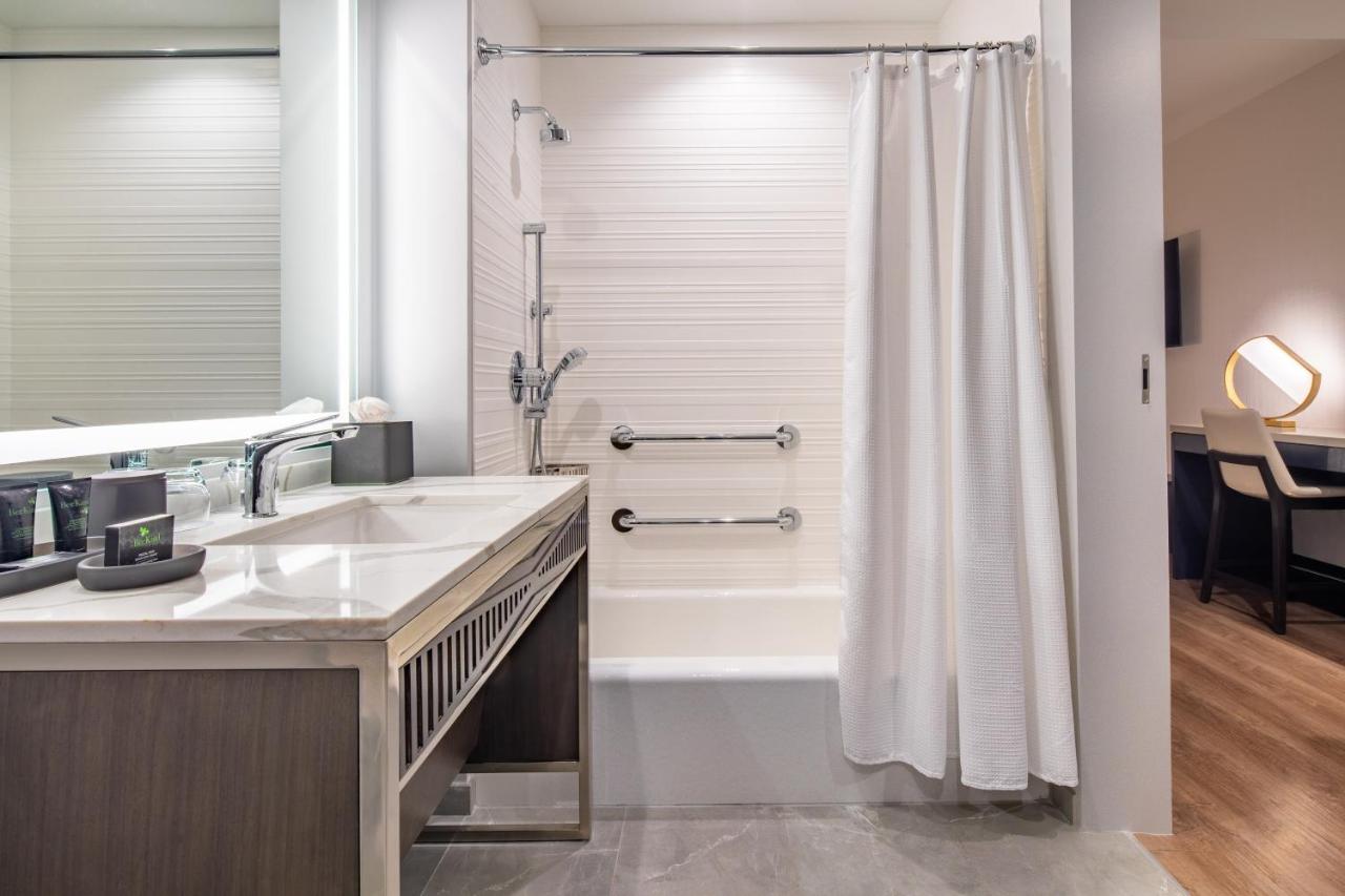 Deluxe King Room with Tub - Disability Access at Hyatt Centric Las Olas Fort Lauderdale
