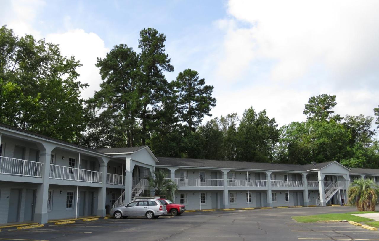 King Room - Mobility Access/Non-Smoking at Travelodge by Wyndham Walterboro