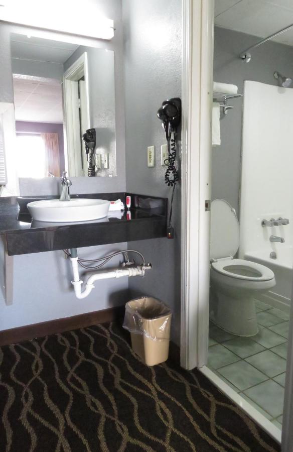 Double Room with Two Double Beds - Non-Smoking at Travelodge by Wyndham Walterboro
