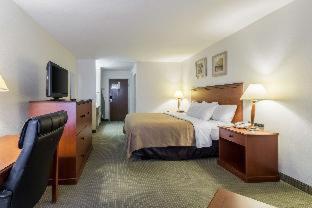 Room #49082517 at Baymont by Wyndham Omaha SW