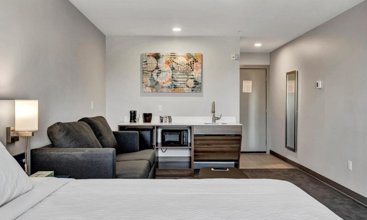 | Microtel Inn & Suites by Wyndham George