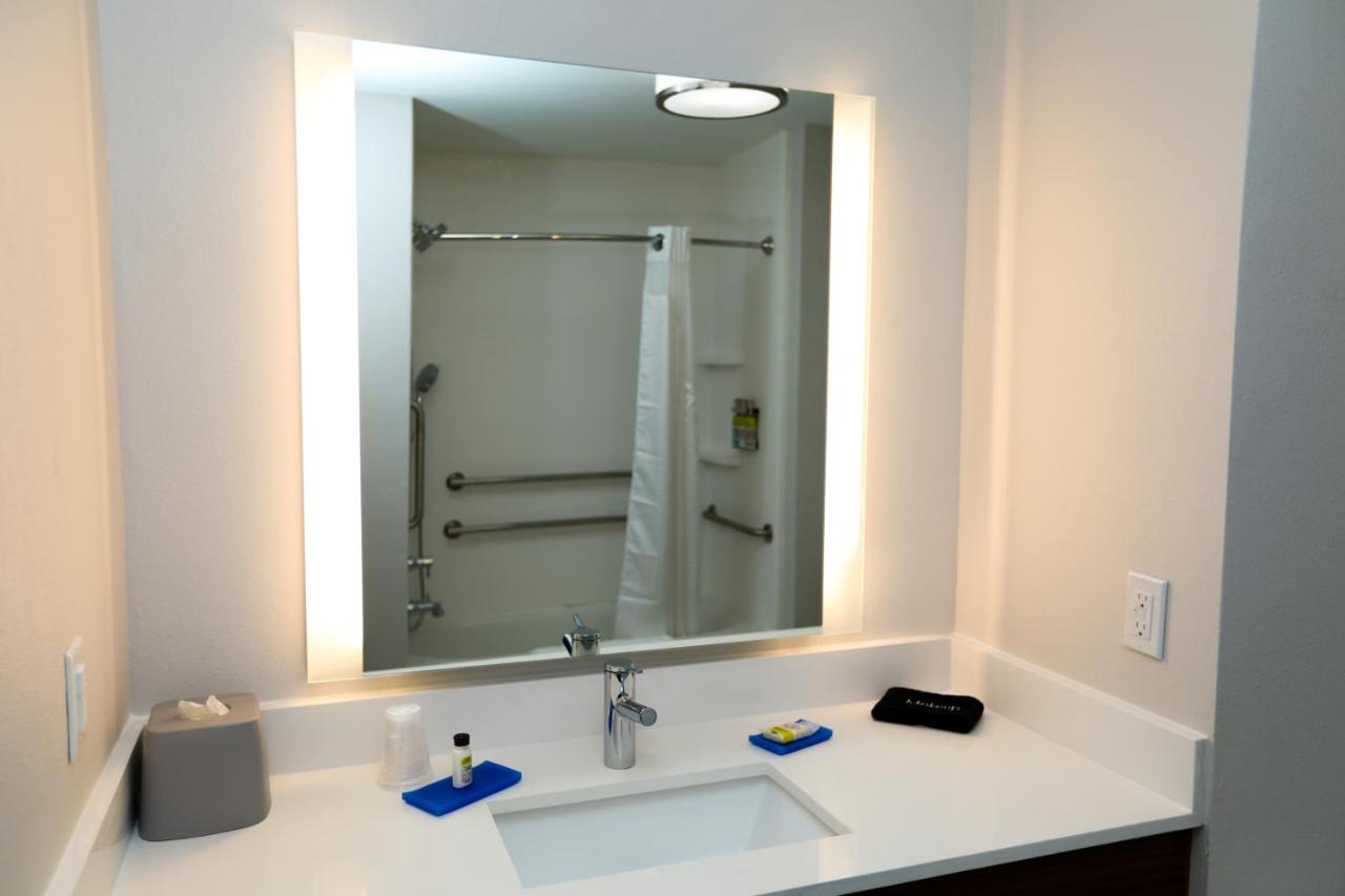 King Room - Mobility Access/Hearing Accessible at Holiday Inn Express : Hillsboro I-35 by IHG