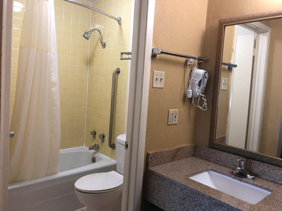 King Room - Non-Smoking at Quality Inn Alachua - Gainesville Area