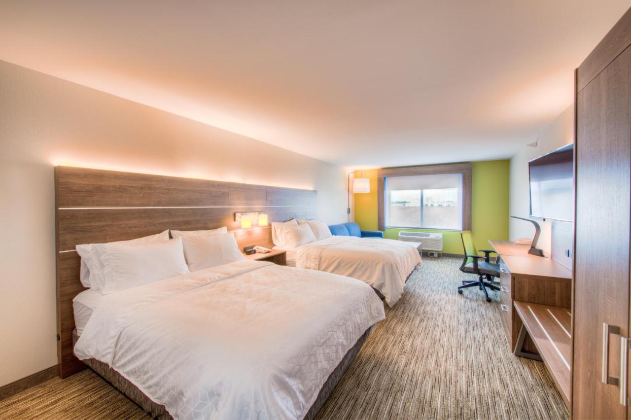 | Holiday Inn Express & Suites Remington, an IHG Hotel