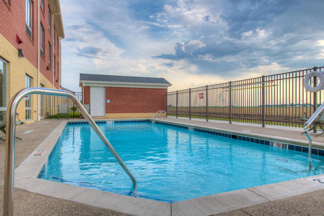| Holiday Inn Express & Suites Remington, an IHG Hotel