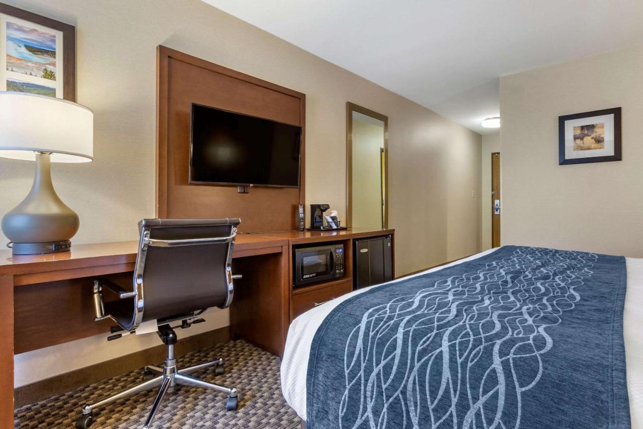 Queen Room - Accessible/Non-Smoking at Comfort Inn at Buffalo Bill Village Resort