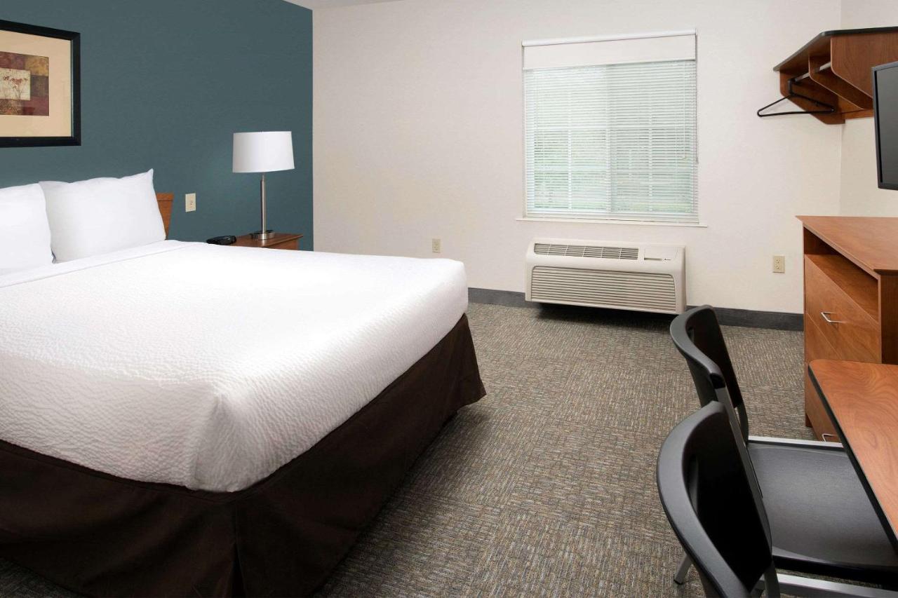 King Room - Accessible/Non-Smoking at WoodSpring Suites Gainesville I-75