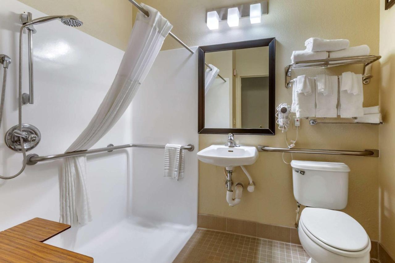 King Room - Accessible/Non-Smoking at Comfort Inn & Suites North Tucson - Marana