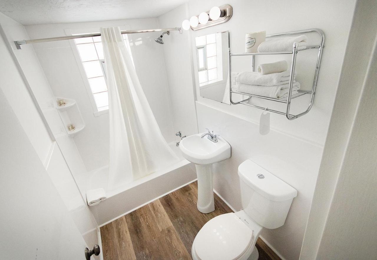 Deluxe Double Room with Balcony at Lorraine Hotel