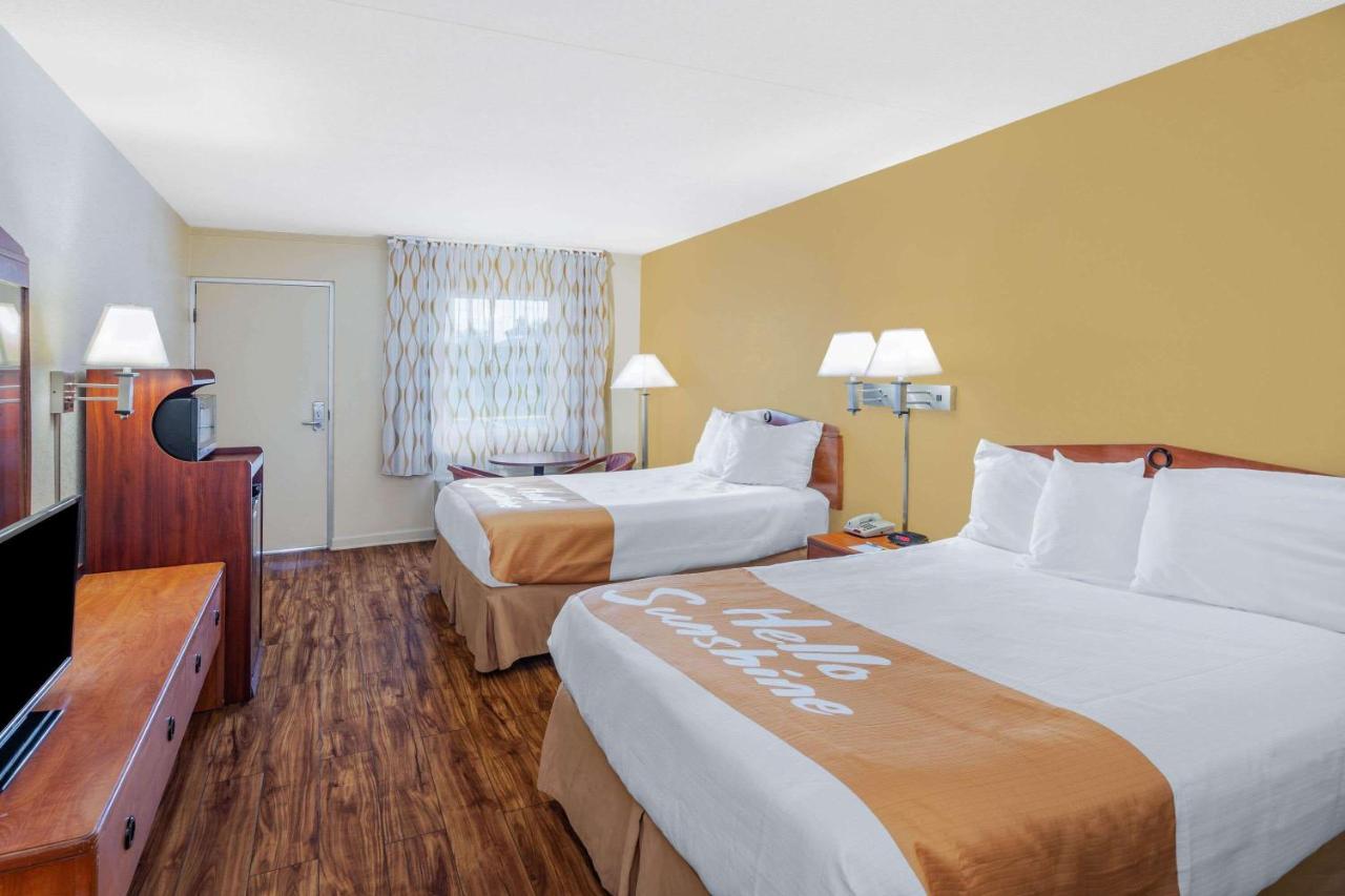 Double Room with Two Double Beds - Non-Smoking at Days Inn by Wyndham Clarksville TN