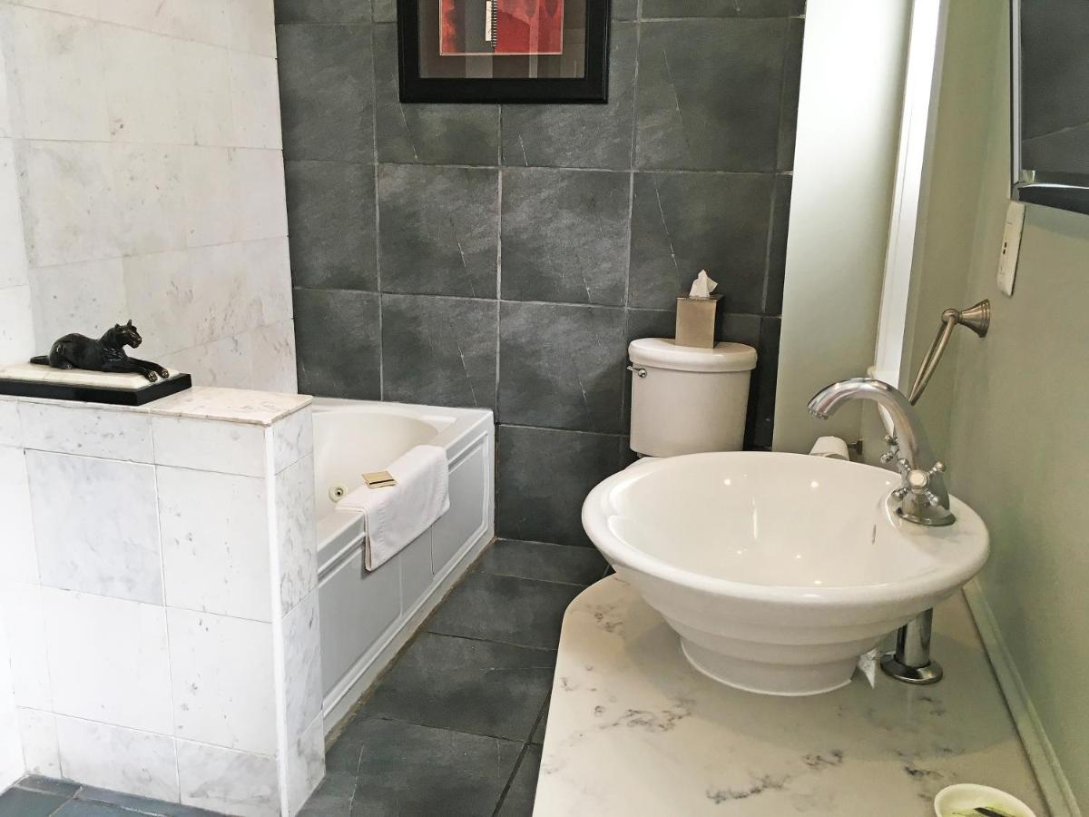 | Morris House Hotel