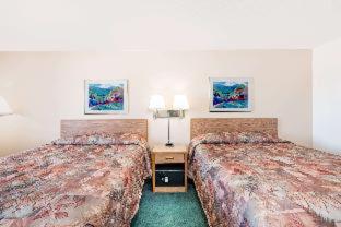Room #32050609 at Super 8 by Wyndham Belle Fourche SD