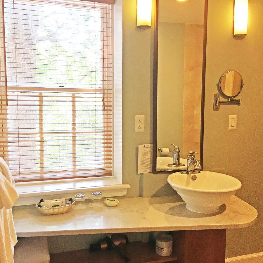 | Morris House Hotel