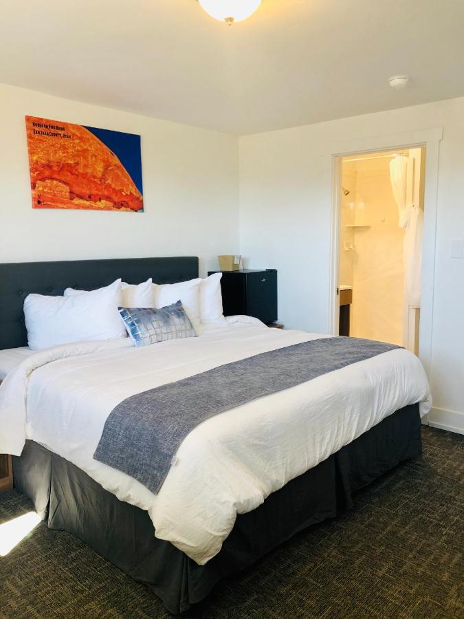 | Blue Sage Inn & Suites