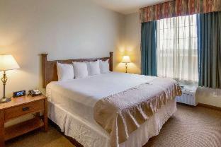 Room #35140606 at Econo Lodge Inn & Suites Bridgeport