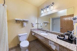 Room #35140608 at Econo Lodge Inn & Suites Bridgeport