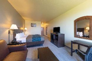 Room #35140608 at Econo Lodge Inn & Suites Bridgeport