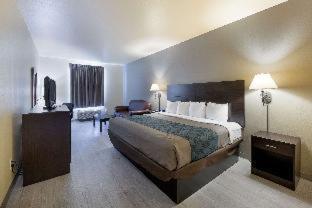 Room #35140608 at Econo Lodge Inn & Suites Bridgeport