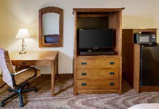 Room #35140608 at Econo Lodge Inn & Suites Bridgeport
