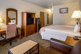 Room #35140608 at Econo Lodge Inn & Suites Bridgeport