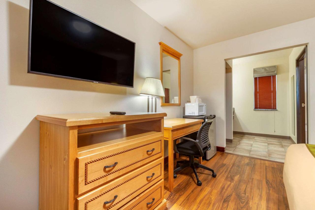 | Harmony Inn & Suites