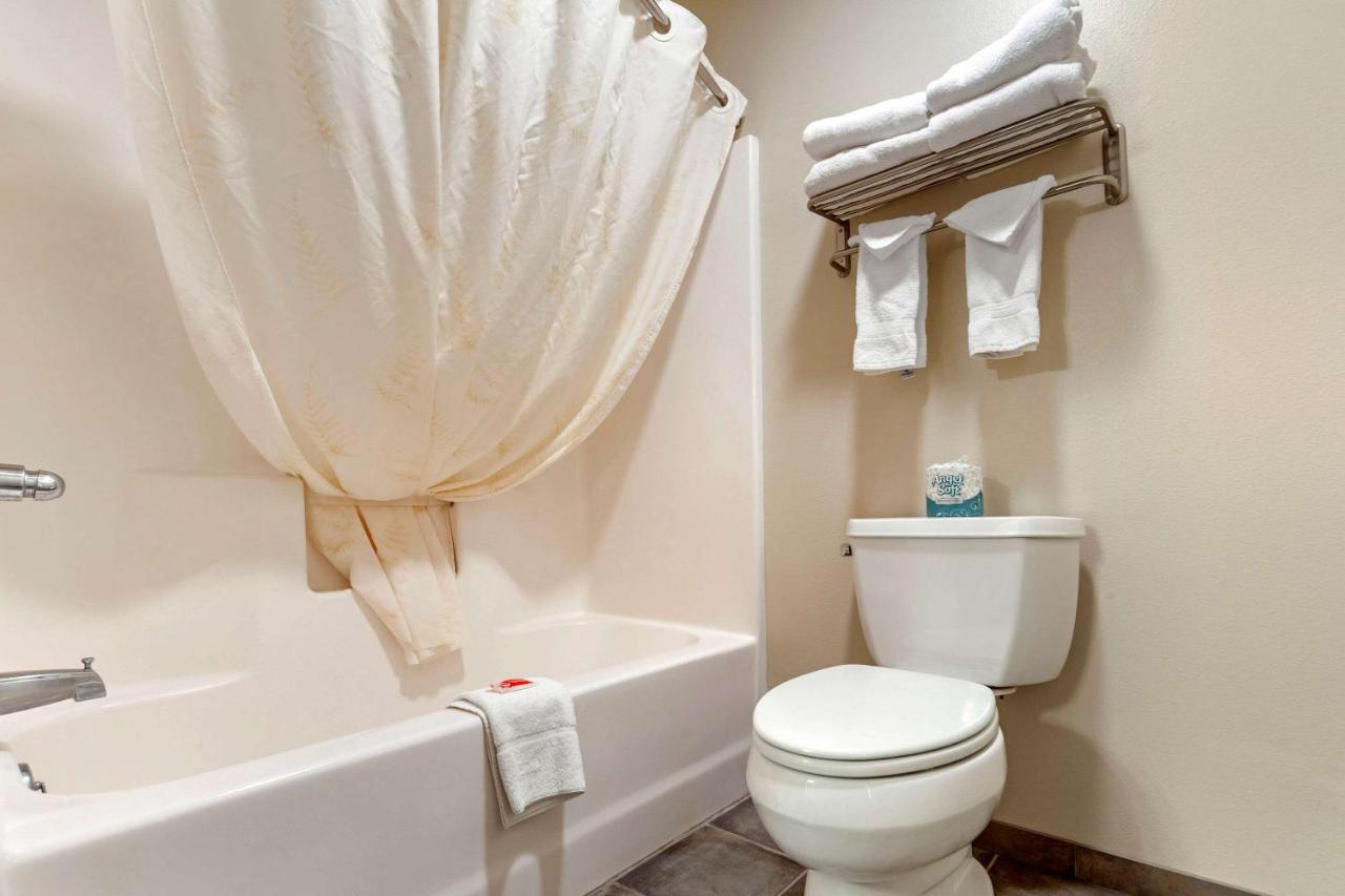 | Harmony Inn & Suites