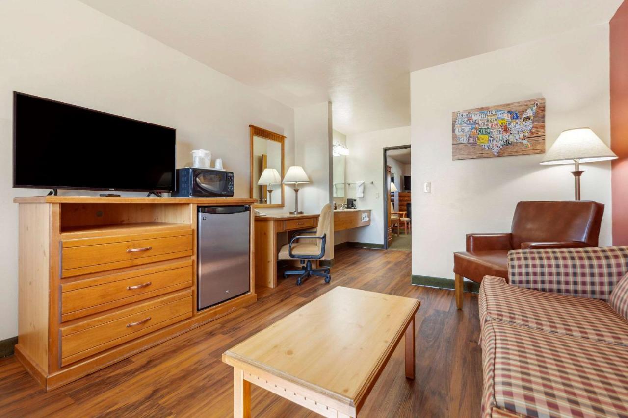 | Harmony Inn & Suites