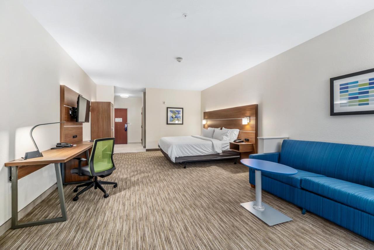Suite with Mobility Accessible Tub - Non-Smoking at Holiday Inn Express Suites Van Buren-Ft Smith Area by IHG