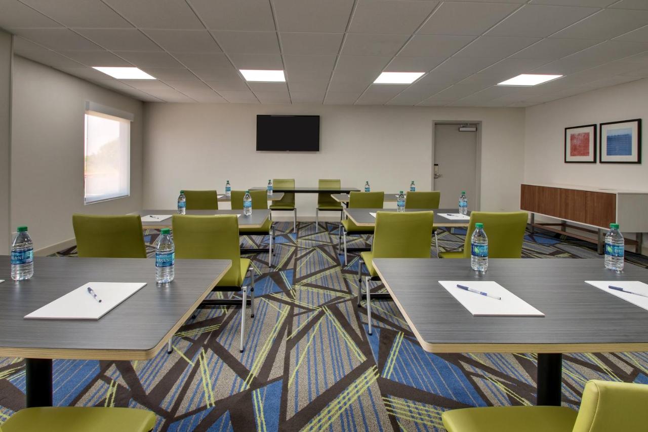 | Holiday Inn Express Atlantic City W Pleasantville, an IHG Hotel