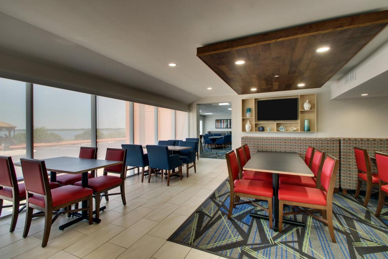 | Holiday Inn Express Atlantic City W Pleasantville, an IHG Hotel