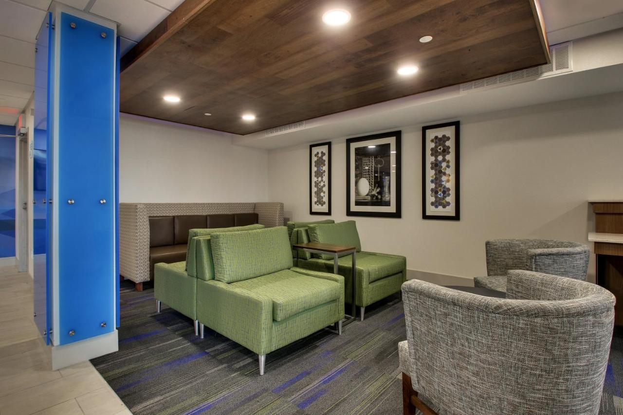 | Holiday Inn Express Atlantic City W Pleasantville, an IHG Hotel