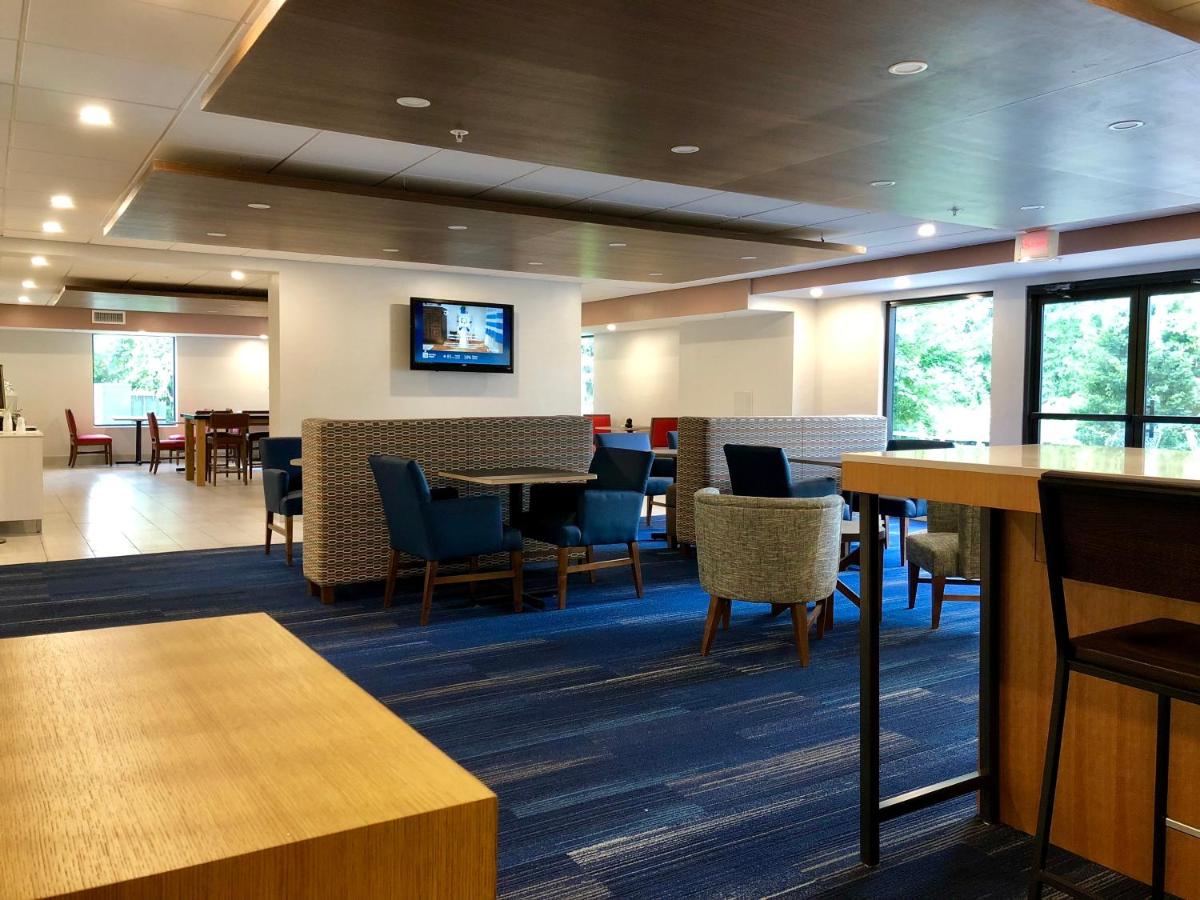 | Holiday Inn Express Great Barrington, an IHG Hotel