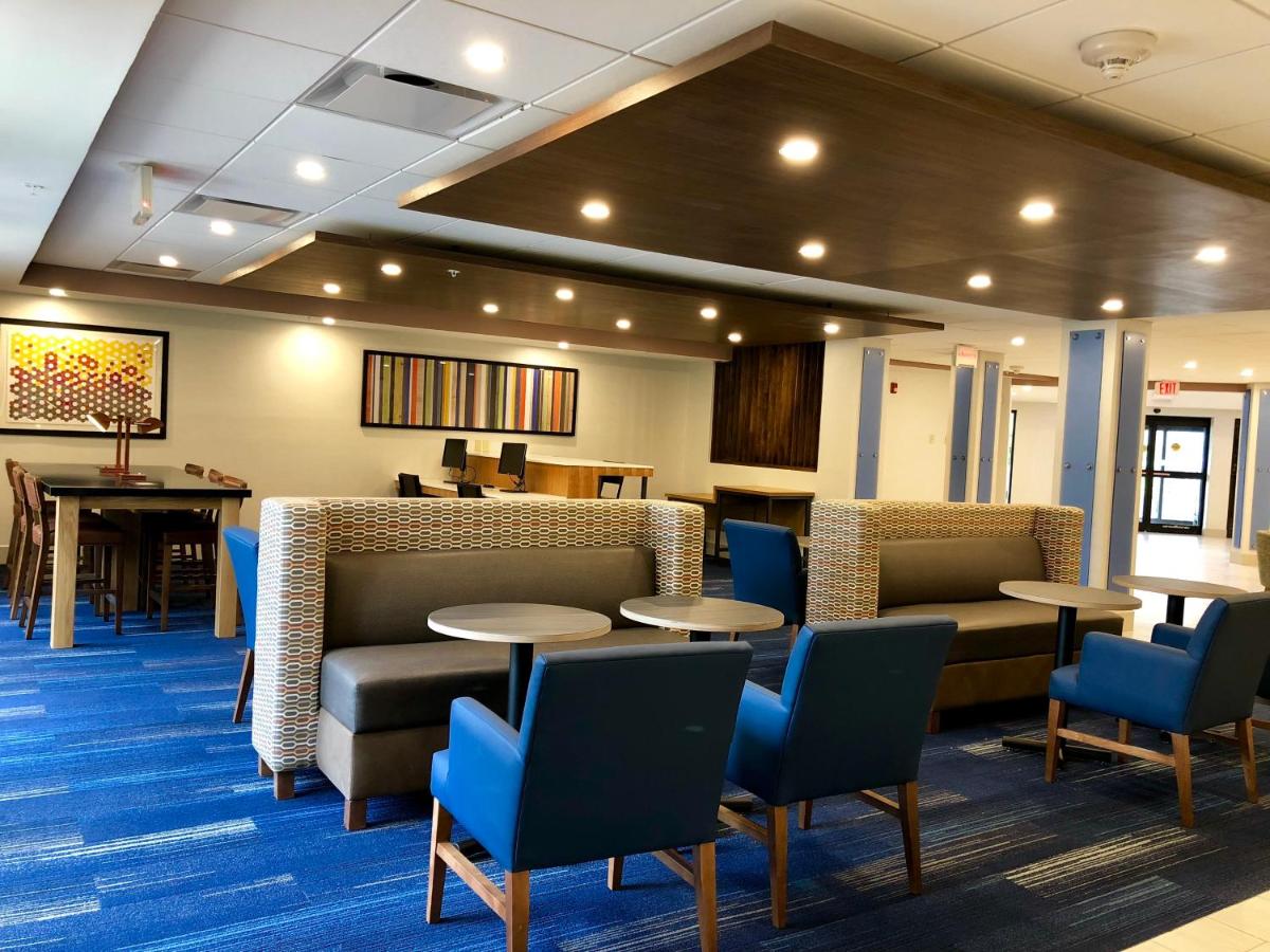 | Holiday Inn Express Great Barrington, an IHG Hotel