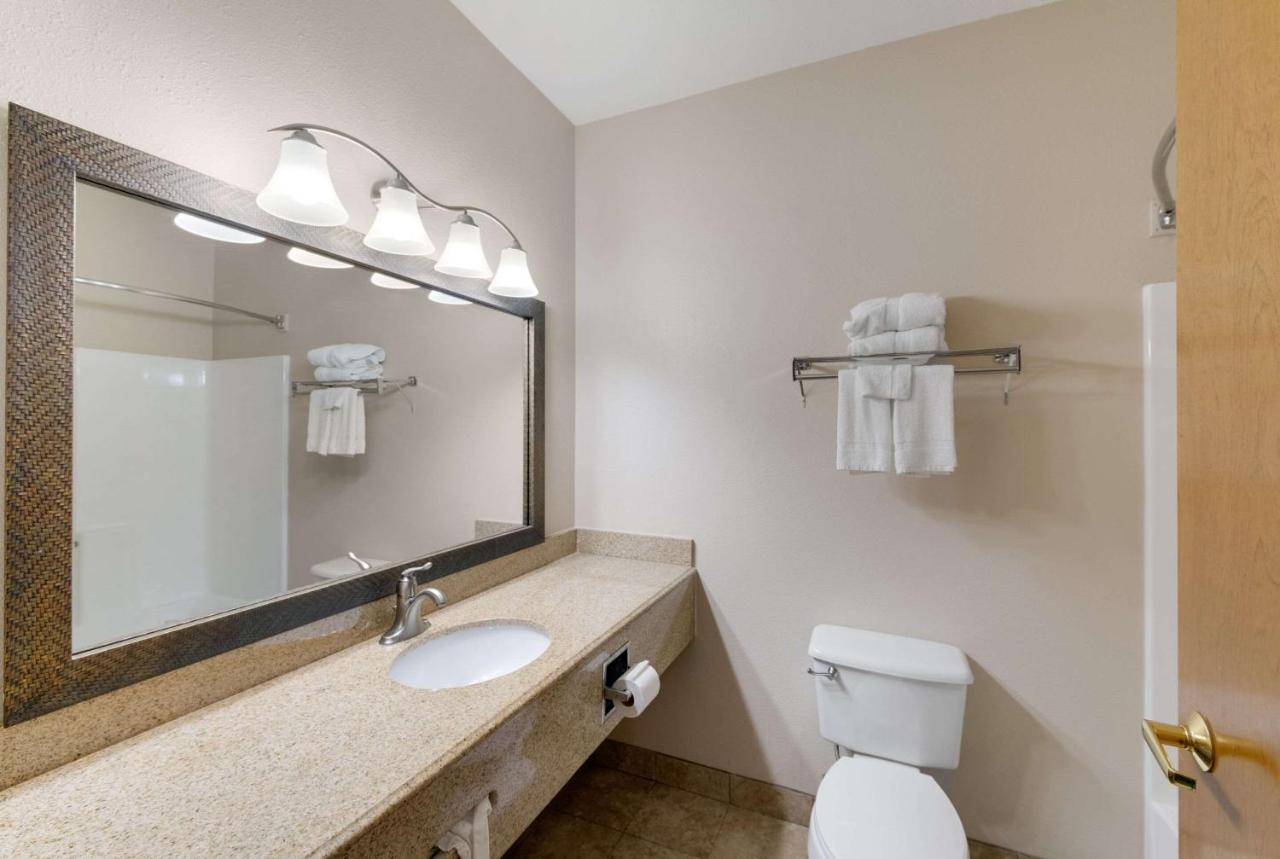 King Room - Non-Smoking at Quality Inn Cedar Park - Austin Northwest