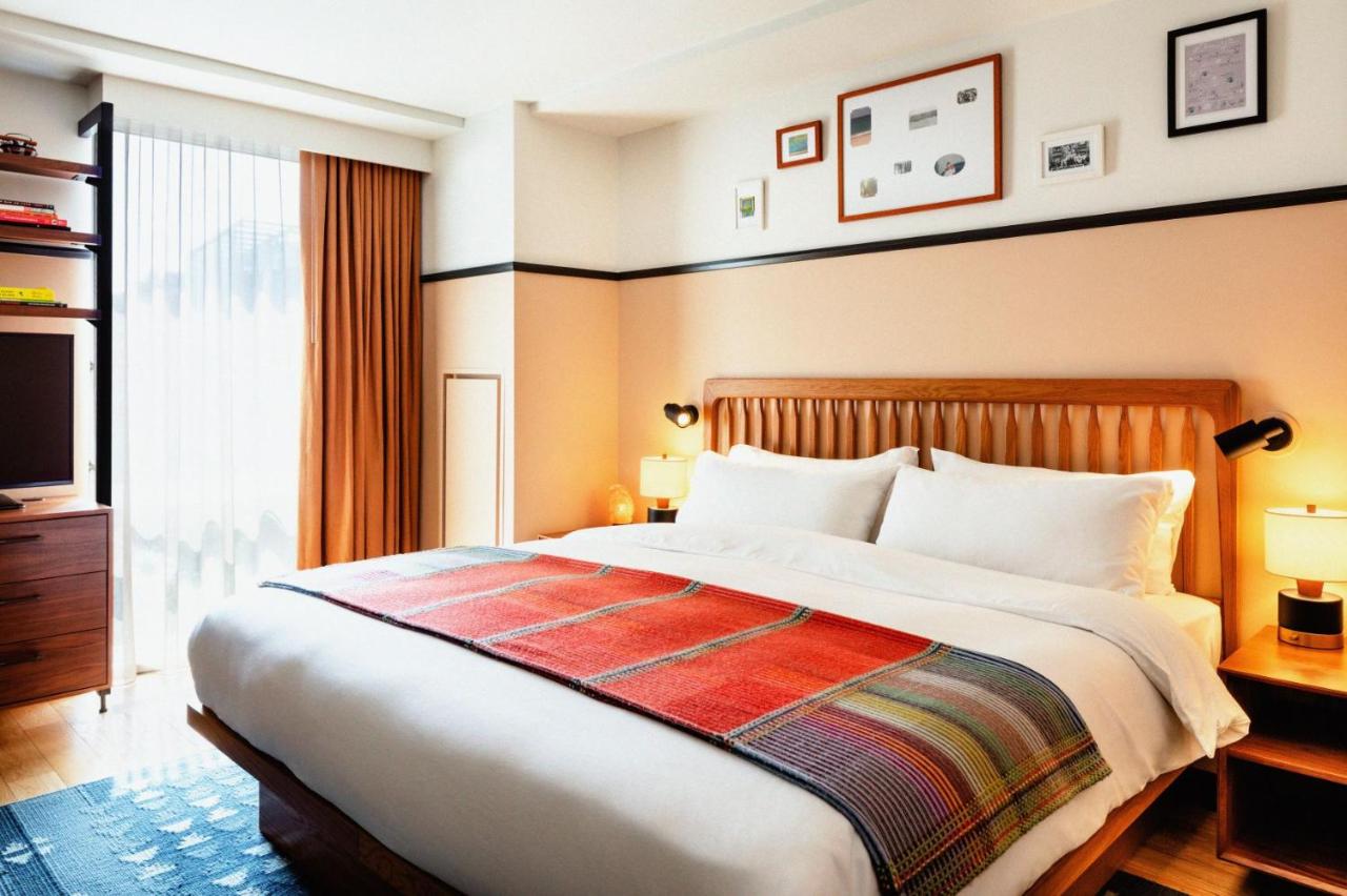 Pied a Terre Junior Corner Suite at Eaton DC