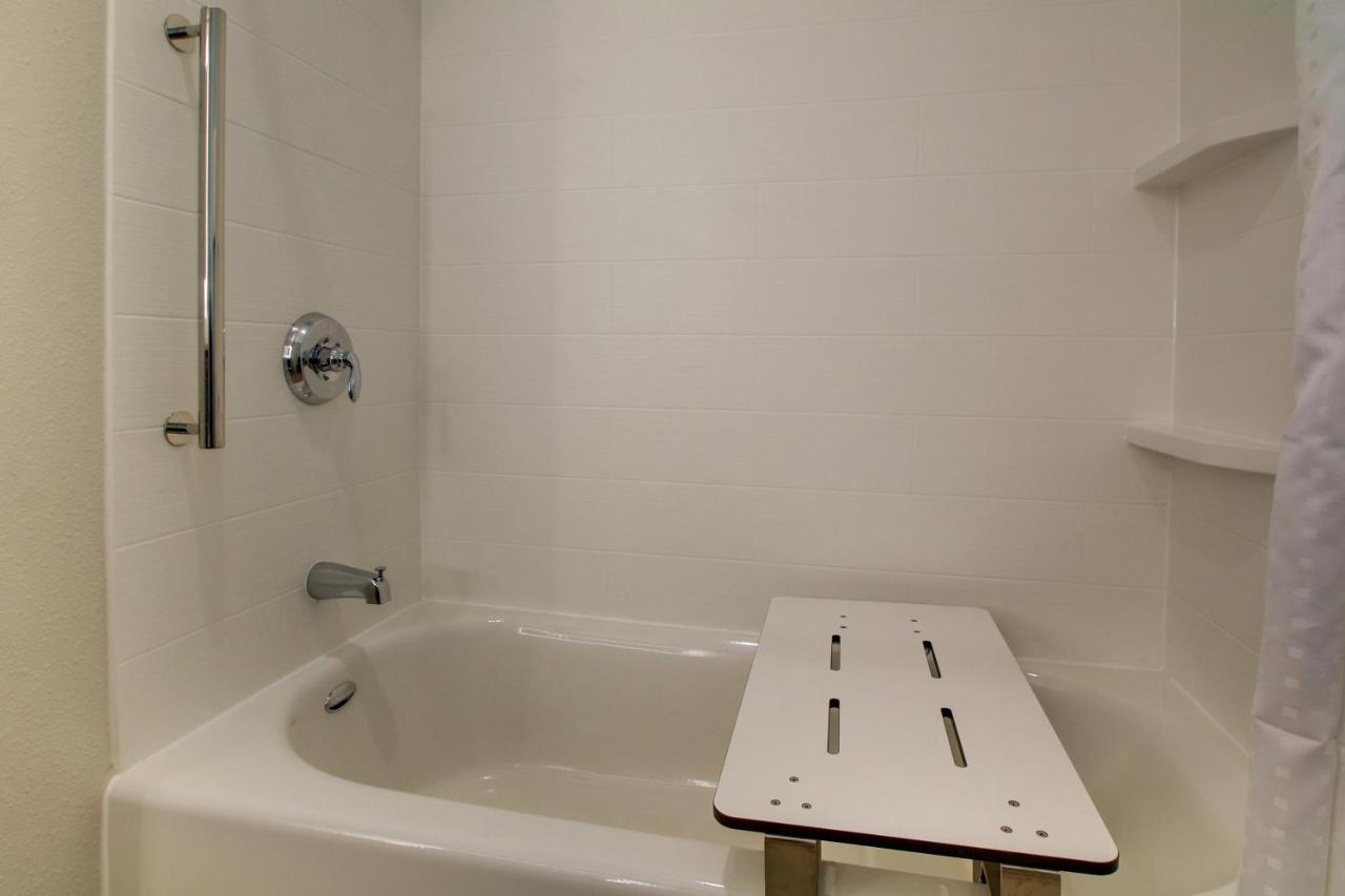  | Holiday Inn Express & Suites Charleston NE Mt Pleasant US17, an IHG Hotel