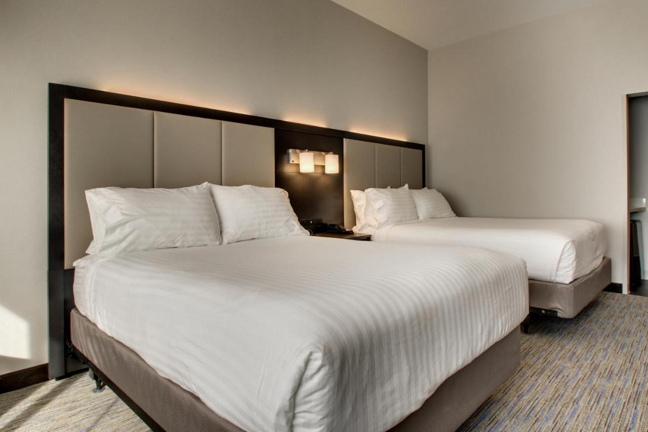  | Holiday Inn Express & Suites Charleston NE Mt Pleasant US17, an IHG Hotel