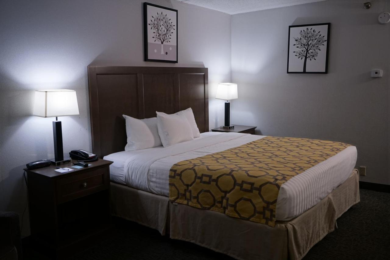 King Room - Non-Smoking at Baymont by Wyndham Shakopee
