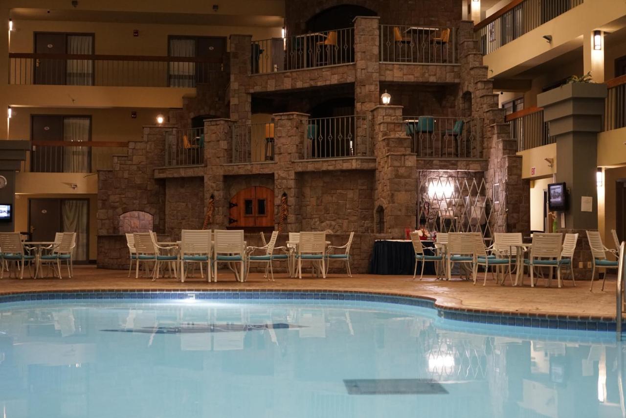 King Room with Pool View - Non-Smoking at Baymont by Wyndham Shakopee